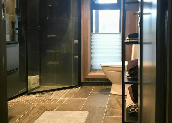 Large Near Hardangervidda With Sunny Veranda Ferienhaus *